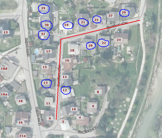 Na sliki je označena trasa zapore ceste in hišni vodovodni priključki, ki bodo obnovljeni.