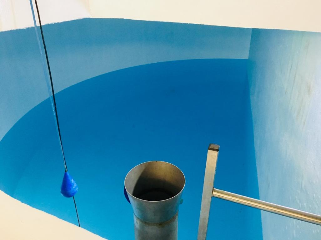 Bazen z vodo v vodohranu.